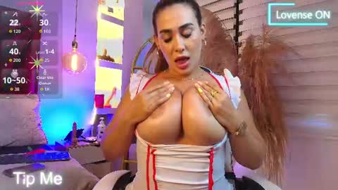NahomiRoss online show from July 7, 2026, 1:59 pm