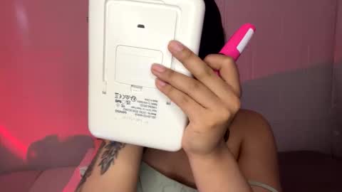 Snapshot of nahomy_joness chatting on December 14, 2025, 2:11 pm nahomy online show from December 14, 2025, 2:11 pm