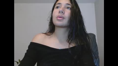 Snapshot of nahomy_rain chatting on March 20, 2026, 2:49 am online show from March 20, 2026, 2:49 am