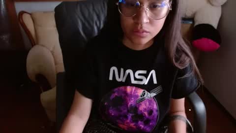 Snapshot of nahomy_rain chatting on June 21, 2026, 5:04 pm online show from June 21, 2026, 5:04 pm