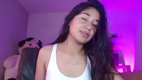 Snapshot of nahomy_rain chatting on July 4, 2026, 9:32 pm online show from July 4, 2026, 9:32 pm