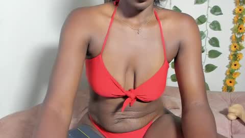 Nahomy  online show from May 27, 2026, 1:57 am
