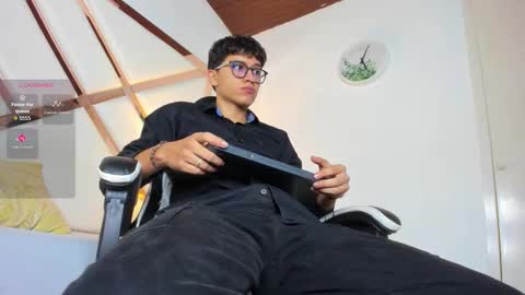 Snapshot of nahuel_hard chatting on December 18, 2025, 2:06 am Nahuel online show from December 18, 2025, 2:06 am