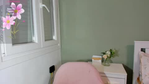 Snapshot of naia_7 chatting on February 5, 2026, 6:40 am Mile online show from February 5, 2026, 6:40 am