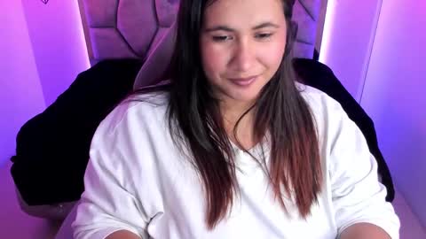 Snapshot of naia_karter chatting on January 14, 2025, 7:43 pm online show from January 14, 2025, 7:43 pm
