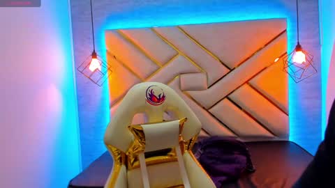 Snapshot of naia_karter chatting on February 2, 2025, 6:31 pm online show from February 2, 2025, 6:31 pm