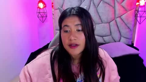 Snapshot of naia_karter chatting on February 4, 2025, 7:00 pm online show from February 4, 2025, 7:00 pm