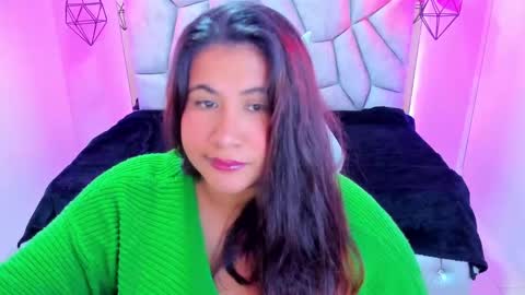 Snapshot of naia_karter chatting on February 21, 2025, 7:21 pm online show from February 21, 2025, 7:21 pm
