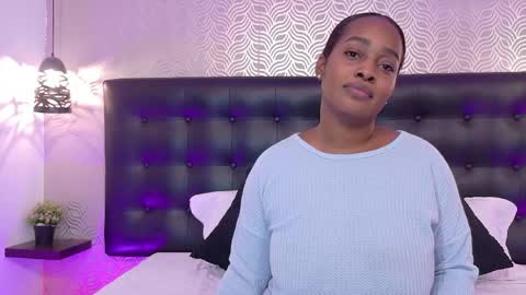 naiaramasson_ online show from June 3, 2026, 11:57 am