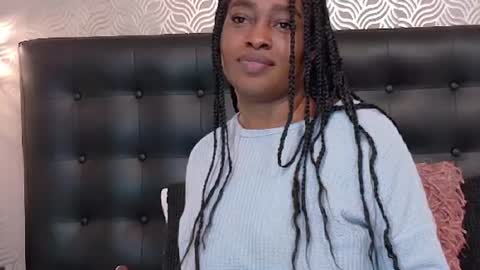 naiaramasson_ online show from July 17, 2026, 12:12 pm