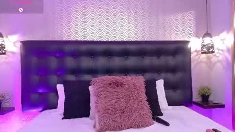 naiaramasson_ online show from July 24, 2026, 12:14 pm