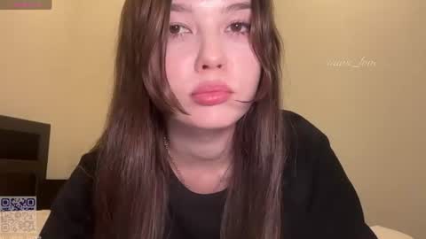 Snapshot of naive_love chatting on July 23, 2026, 5:11 pm Mia guest- Eva from DOUBLECUTIES online show from July 23, 2026, 5:11 pm