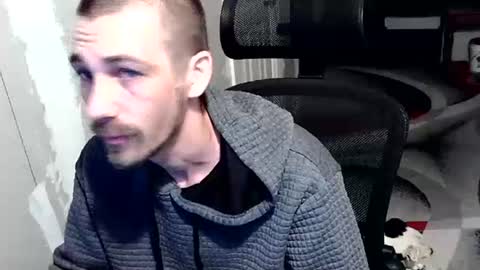 nakedtoken online show from April 3, 2026, 1:42 pm