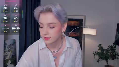 Snapshot of nakishacroshaw chatting on October 22, 2025, 12:16 pm Kate online show from October 22, 2025, 12:16 pm