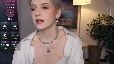 Snapshot of nakishacroshaw chatting on November 16, 2025, 9:37 am Kate online show from November 16, 2025, 9:37 am