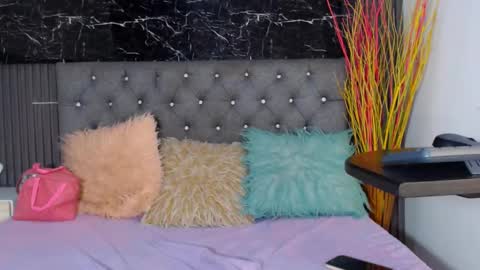 Snapshot of nalaroy chatting on February 25, 2025, 5:41 am NALAROY online show from February 25, 2025, 5:41 am