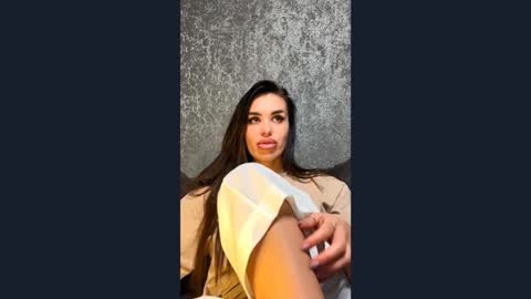 Lady online show from April 29, 2026, 6:03 pm