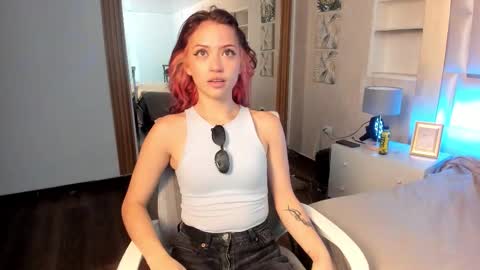 Snapshot of namearohouse chatting on October 22, 2025, 7:35 pm ----Namea------ online show from October 22, 2025, 7:35 pm