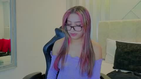 nami_sweet_ online show from October 12, 2025, 2:10 am