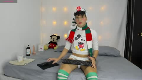 Snapshot of namir__ chatting on December 2, 2024, 9:02 am Namir online show from December 2, 2024, 9:02 am