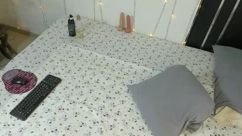 Snapshot of namir__ chatting on October 21, 2025, 10:05 am Namir online show from October 21, 2025, 10:05 am