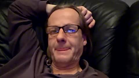 namorreyeb online show from November 29, 2025, 6:33 pm