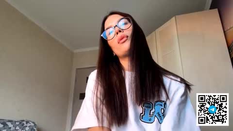 Emilia  or Emi online show from December 17, 2025, 9:04 am