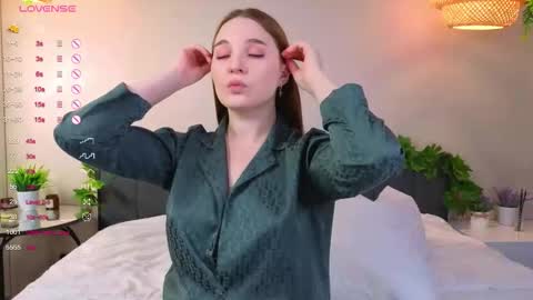 Luna online show from October 12, 2025, 5:28 am