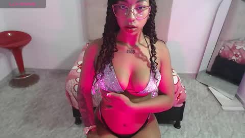 Laura rios online show from December 18, 2025, 8:15 pm