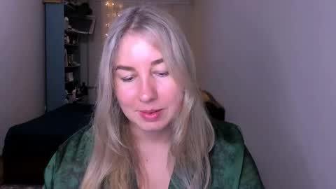 Snapshot of nancysanders chatting on April 17, 2026, 8:01 pm Nancy online show from April 17, 2026, 8:01 pm