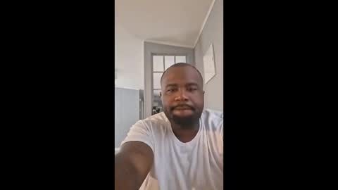 Kcalbzzkcats online show from April 17, 2026, 11:08 pm