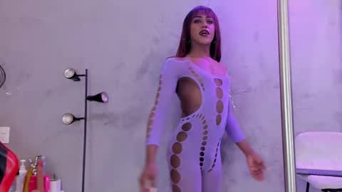 Naomi Blair online show from April 25, 2026, 4:04 am