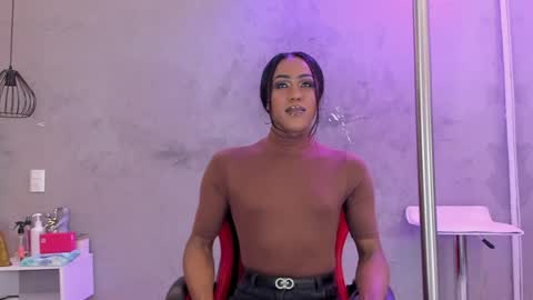 Naomi Blair online show from June 7, 2026, 3:32 am
