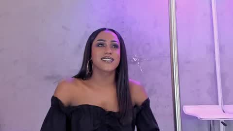 Naomi Blair online show from June 25, 2026, 3:17 am