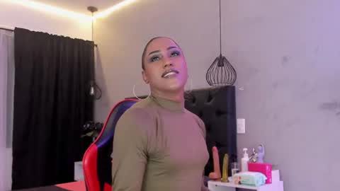 Naomi Blair online show from July 25, 2026, 3:26 am