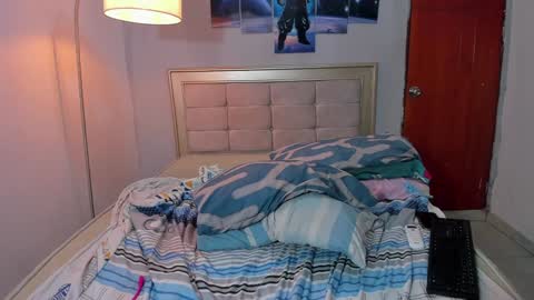 naomi_berckley online show from December 4, 2024, 11:19 am