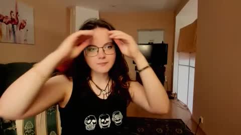 naomi_di online show from June 4, 2026, 5:57 am