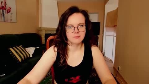 naomi_di online show from June 7, 2026, 6:06 am