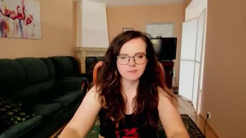 naomi_di online show from June 10, 2026, 10:36 am