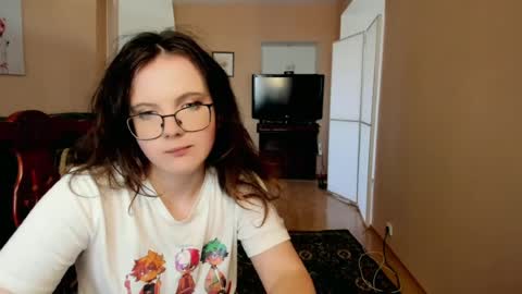 naomi_di online show from June 12, 2026, 9:41 am