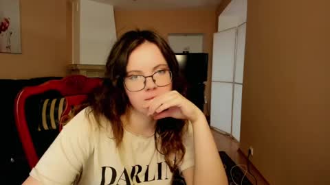 naomi_di online show from June 13, 2026, 5:27 am