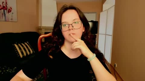 naomi_di online show from June 23, 2026, 12:14 pm