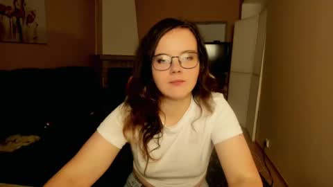 naomi_di online show from July 4, 2026, 7:53 pm