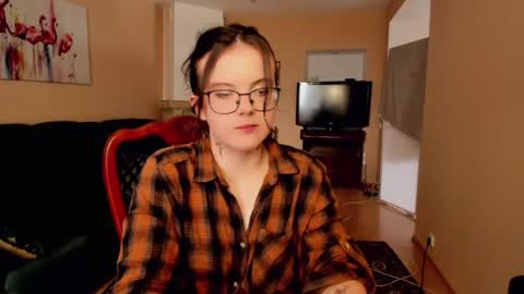 naomi_di online show from July 10, 2026, 8:50 am