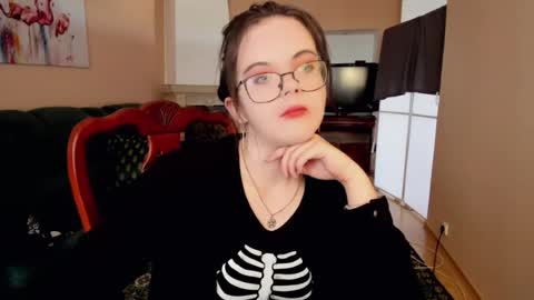 naomi_di online show from July 22, 2026, 9:23 am