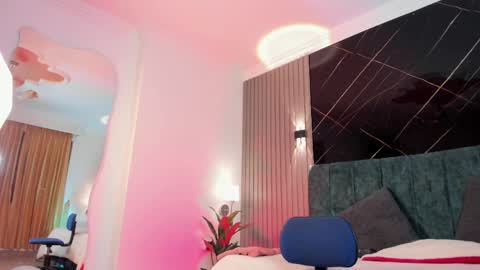 Naomi online show from April 10, 2026, 12:10 pm