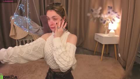 Naomi online show from October 3, 2025, 12:07 am