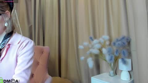 Naomi online show from November 10, 2025, 1:04 am