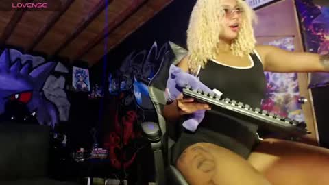 mara Jos online show from April 12, 2026, 4:17 am