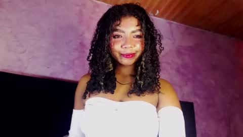 Snapshot of naomi_rider77 chatting on June 22, 2026, 8:33 am mara Jos online show from June 22, 2026, 8:33 am